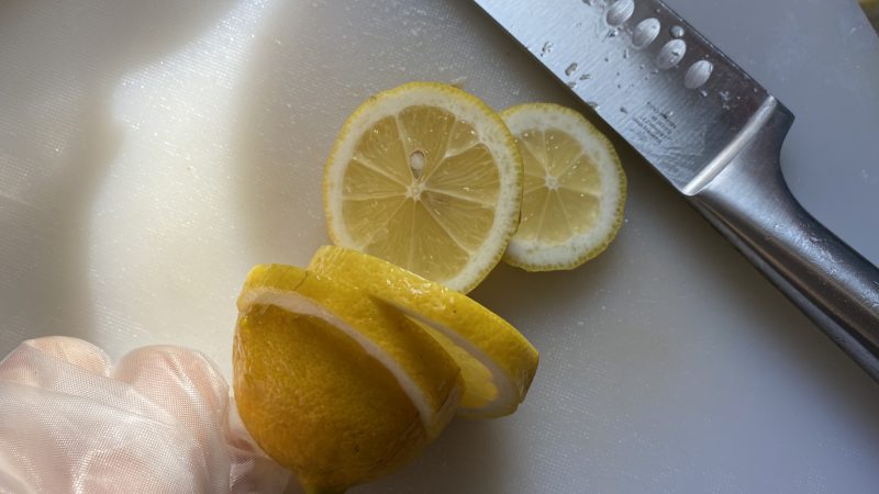 【無農薬レモンカット】薬局二階の台所はレモンの香りが満タンよ！
